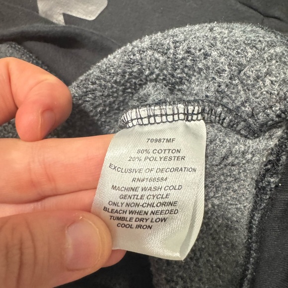 ⚡️GAP Black Hoodie Size Large Brand New tags removed - Picture 3 of 4